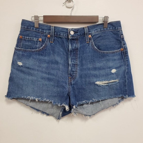 Levis Womens 501 Dark Wash Button Fly Cut Off Shorts Size 32 Everyday Casual - Picture 1 of 13
